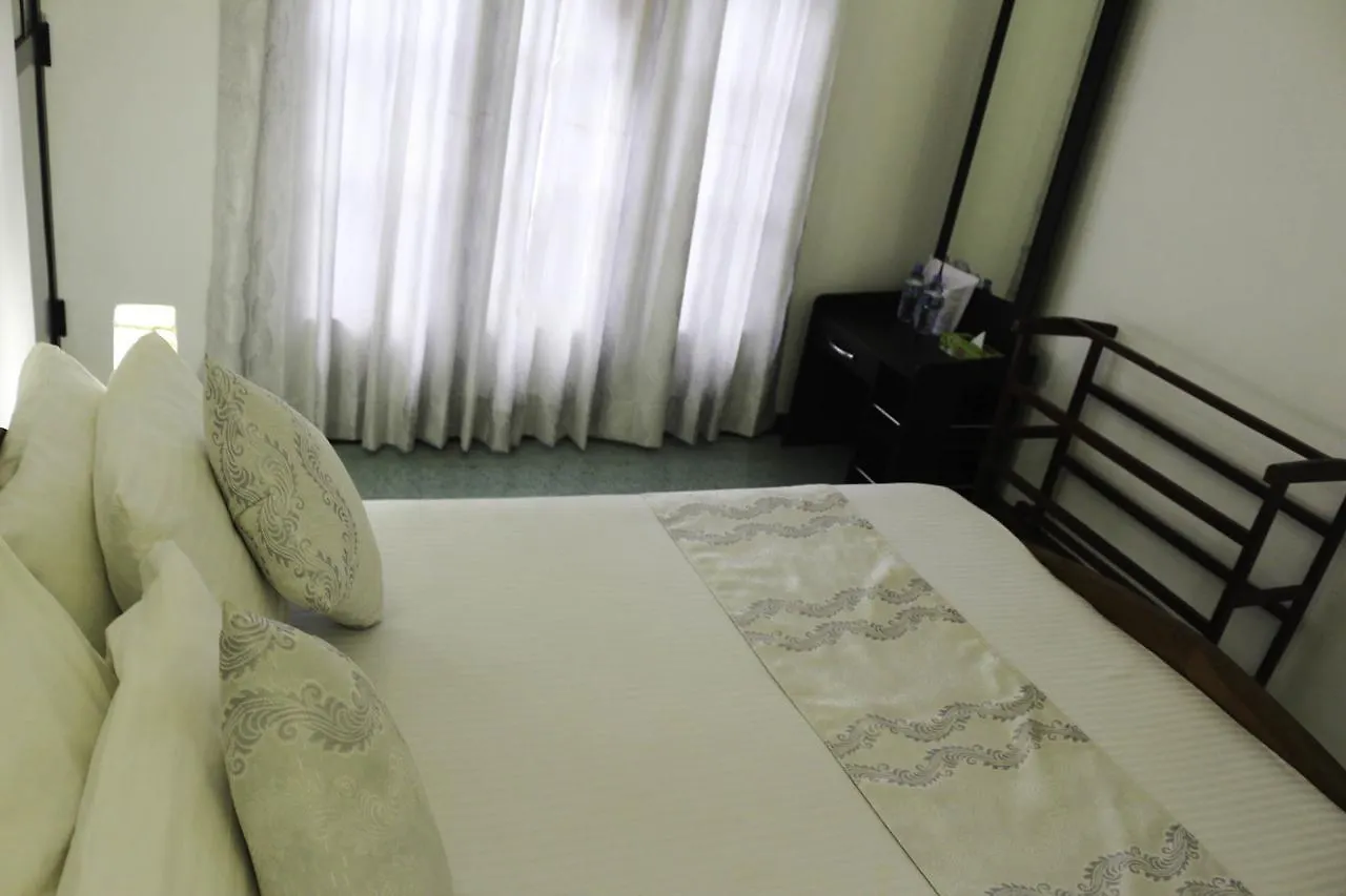 Yoho Travellers Residence Kandy