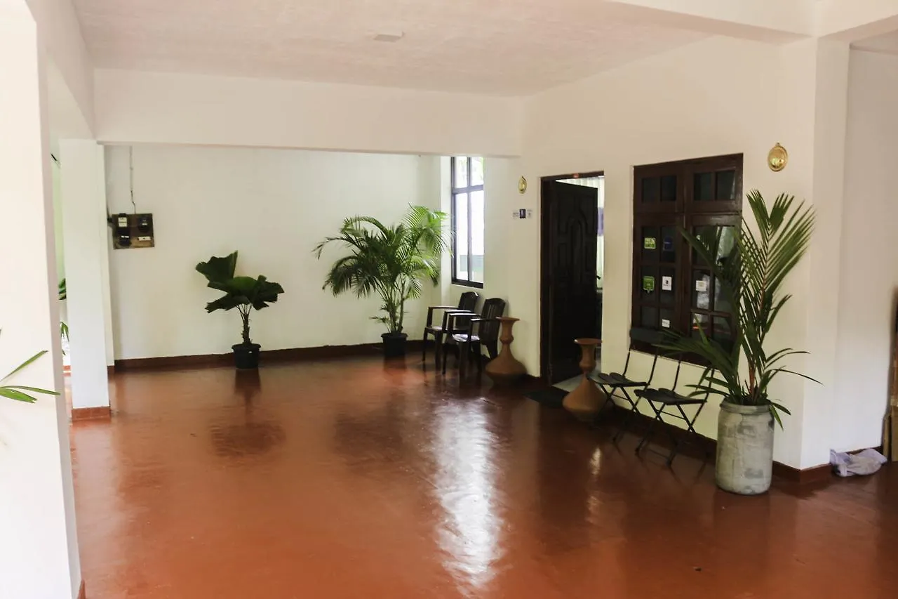 Yoho Travellers Residence Kandy 3*,  Sri Lanka